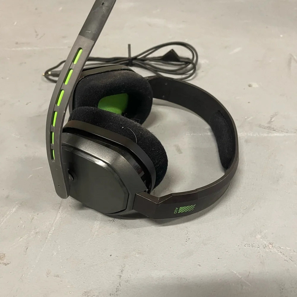 ASTRO A10 XBOX GREEN HEADSET WITH MICROPHONE AND CABLES